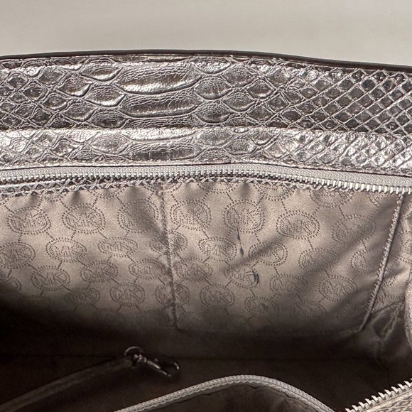 Michael Kors Selma Silver Python Leather Shoulder Bag - Picture 8 of 10